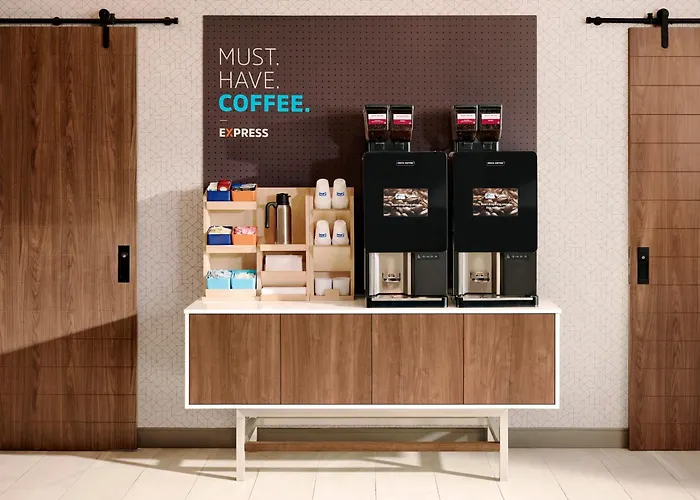 Holiday Inn Express & Suites Columbus - Ft Benning Maingate By Ihg